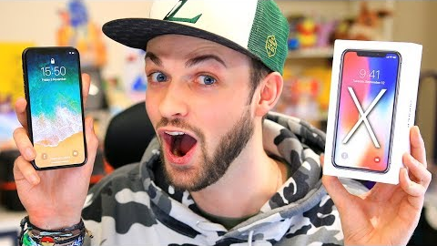 iPhone X UNBOXING! ? (Face ID, Animoji + iPhone 10 Comparison)