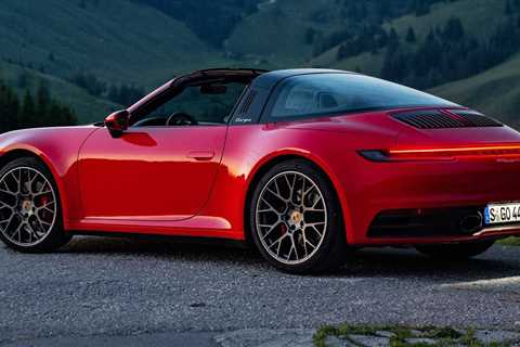 The New 2021 Porsche 911 Targa