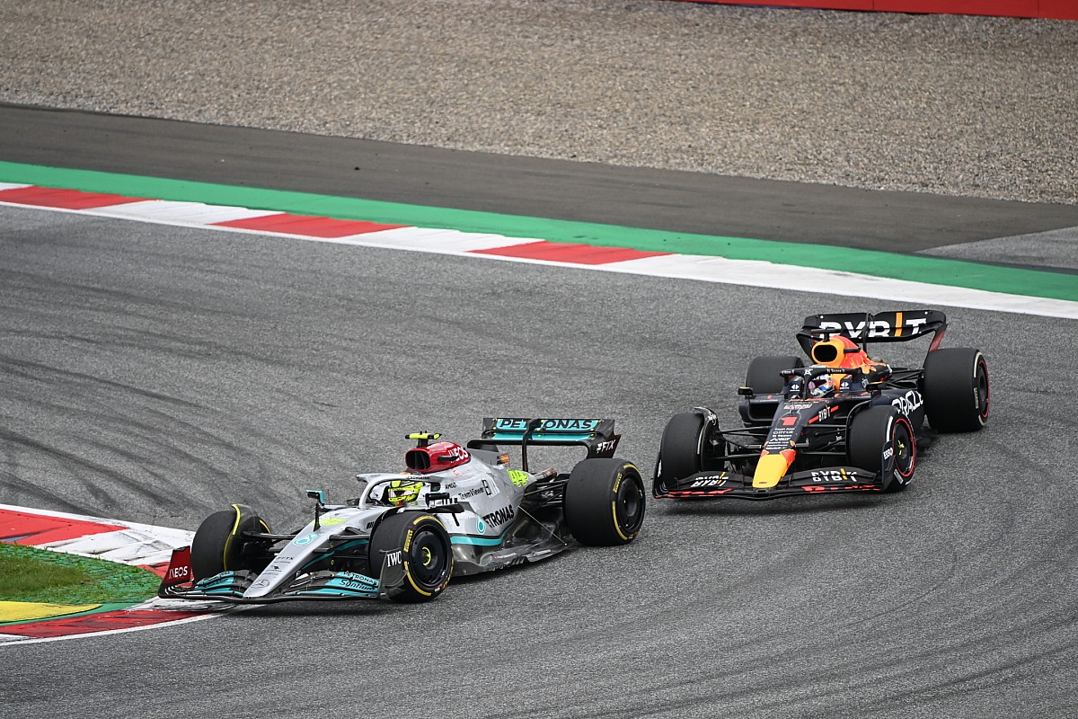 Mercedes missing 0.2-0.3s in “pure performance” to Ferrari, Red Bull