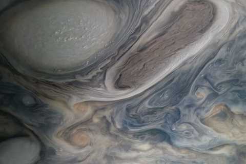 Breathtaking New Photos Show Jupiter’s Hypnotic Swirling Storms, And How Is This Real?