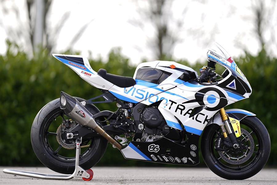 GP2 champion Nesbitt joins VisionTrack Suzuki for National Superstock challenge