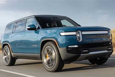 2022 Rivian R1S SUVOTY Review: You''ll Be Floored When You''re not Roasting