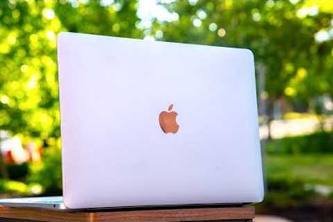 A University Students Perspective - Should YOU BUY The M1 MacBook Air in 2023!?