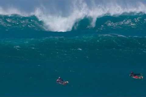 PIPELINE GOES XXL! FIRST SWELL OF THE SEASON