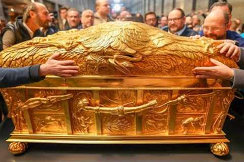 Scientists FINALLY Opened The Ark Of Covenant That Was Sealed For Thousands Of Years?