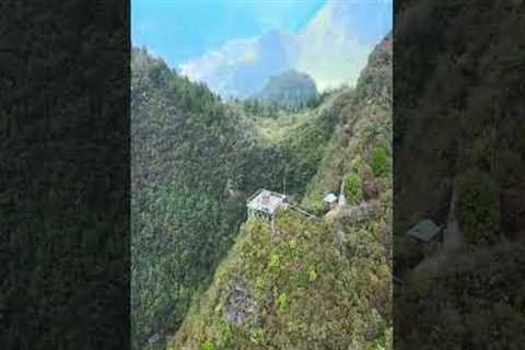 In the deep mountains of Guizhou a mysterious building during aerial photography, what is it for?