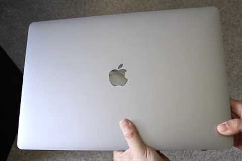 2019 Macbook Pro In 2025! (Still Worth Buying?) (Review)