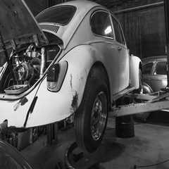 Mastering Auto Body Repair & Race Car Fabrication in Thousand Oaks